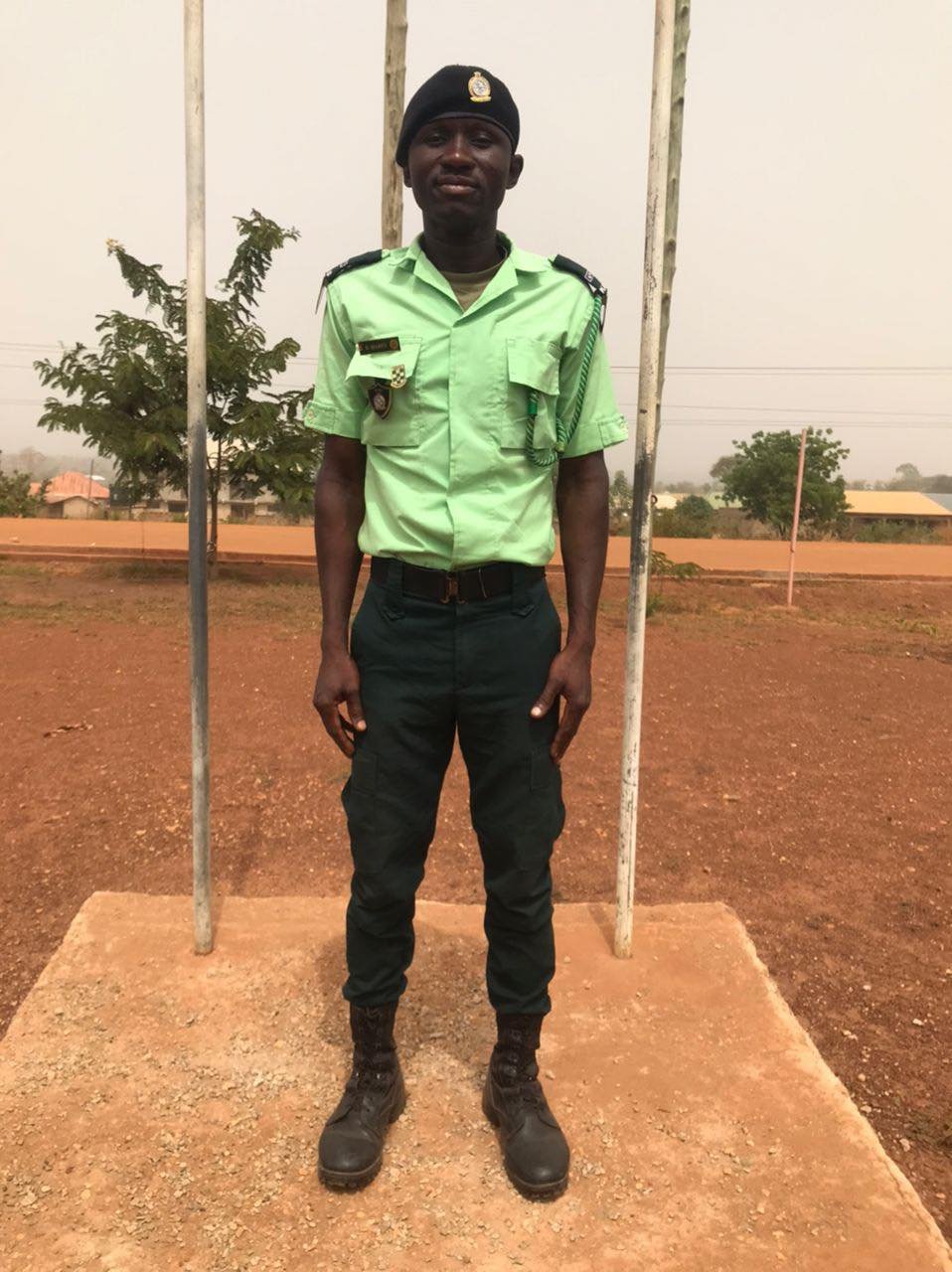 🚑 OFF-DUTY EMT’S COURAGEOUS INTERVENTION SAVES A LIFE ON THE DAMBAI–NKWANTA ROAD 🇬🇭